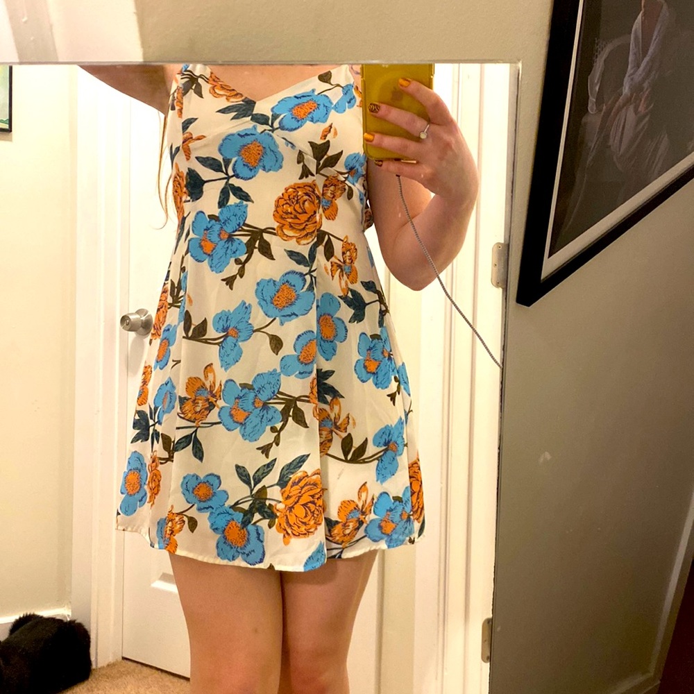 Delicate white floral mini dress